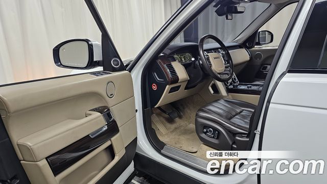 Land Rover Range Rover (IV) 4.4 SDV8 Vogue SE DIESEL 2017 — фото 10
