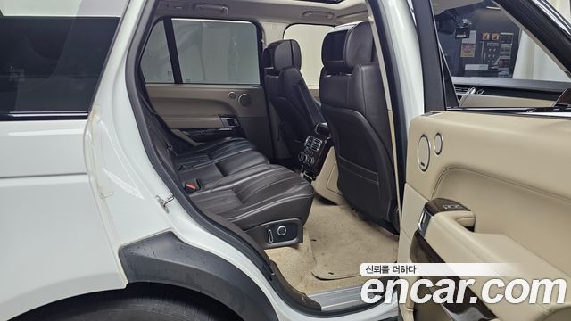 Land Rover Range Rover (IV) 4.4 SDV8 Vogue SE DIESEL 2017 — фото 11