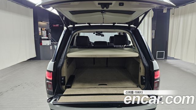 Land Rover Range Rover (IV) 4.4 SDV8 Vogue SE DIESEL 2017 — фото 17