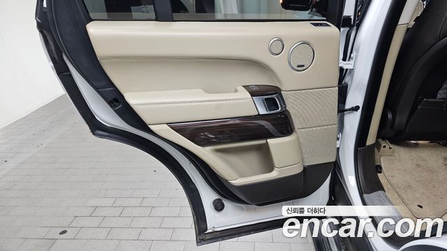 Land Rover Range Rover (IV) 4.4 SDV8 Vogue SE DIESEL 2017 — фото 25