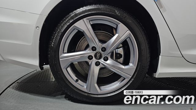 Audi A6 (C8) 45 TFSI Premium 2025 — фото 21