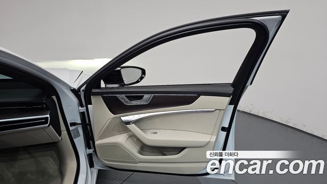 Audi A6 (C8) 45 TFSI Premium 2025 — фото 24