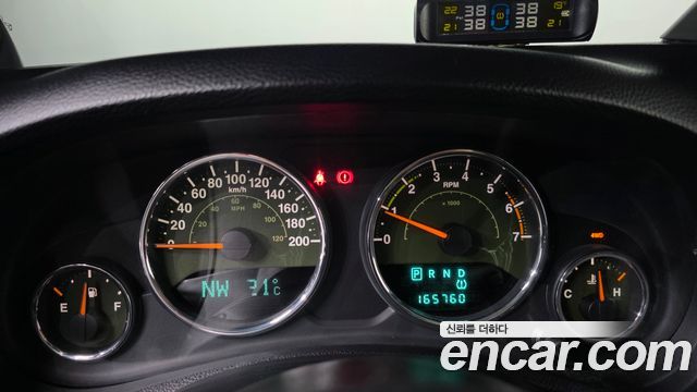 Jeep Wrangler (JK) 3.8 70th Anniversary 2011 — фото 8