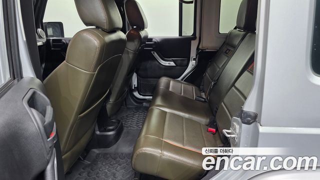 Jeep Wrangler (JK) 3.8 70th Anniversary 2011 — фото 12