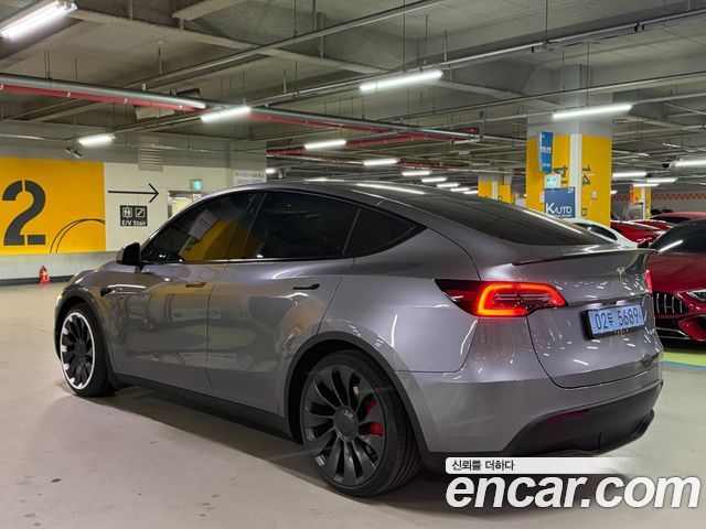 Tesla Model Y Performance AWD 2024 — фото 3