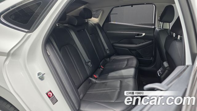 Hyundai Sonata (DN8) 2.0 Premium Family 2021 — фото 11
