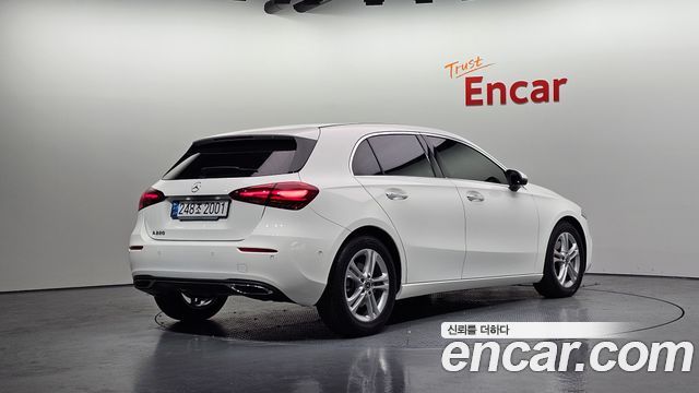 Mercedes-Benz A-Class (W177) A220 Hatchback 2024 — фото 2