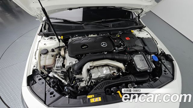 Mercedes-Benz A-Class (W177) A220 Hatchback 2024 — фото 6