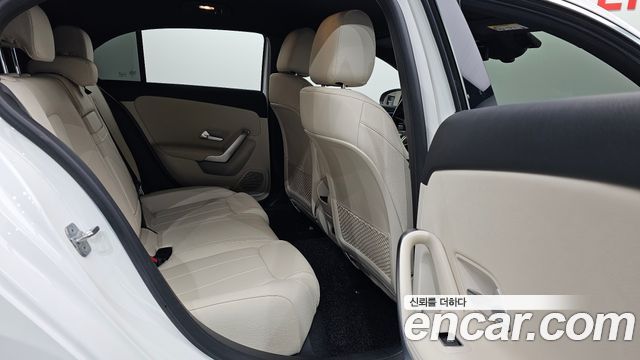 Mercedes-Benz A-Class (W177) A220 Hatchback 2024 — фото 12
