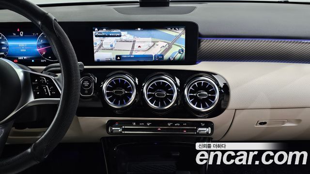 Mercedes-Benz A-Class (W177) A220 Hatchback 2024 — фото 16