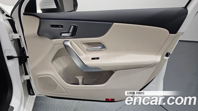 Mercedes-Benz A-Class (W177) A220 Hatchback 2024 — фото 24