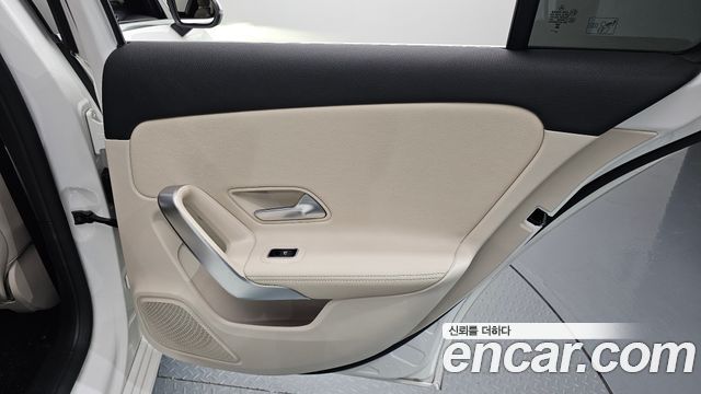 Mercedes-Benz A-Class (W177) A220 Hatchback 2024 — фото 25