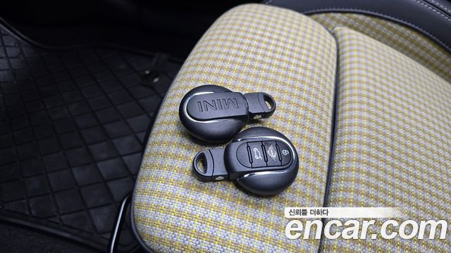 MINI Cooper S 3Door Resolute Edition 3rd Gen 2023 — фото 14