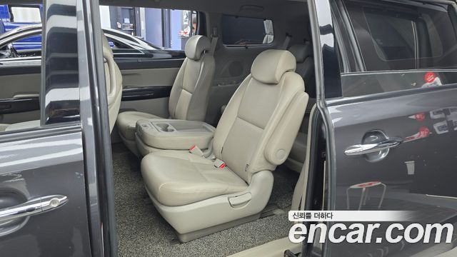 Kia Carnival 11-seater Prestige 2018 — фото 12