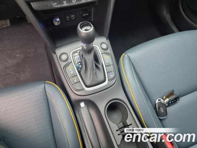Hyundai Kona 1.6 Turbo 4WD Premium 2018 — фото 16