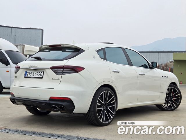 Maserati Levante 3.0 AWD GranSport 2019 — фото 2