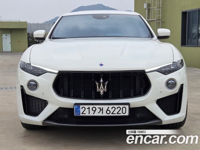 Maserati Levante 3.0 AWD GranSport 2019 — фото 3