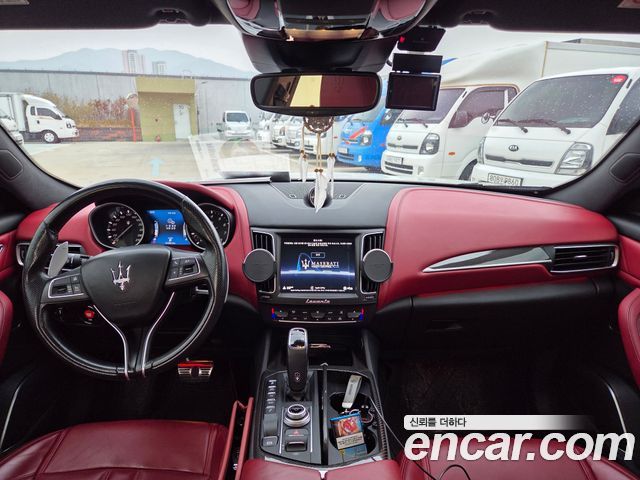 Maserati Levante 3.0 AWD GranSport 2019 — фото 7