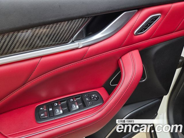 Maserati Levante 3.0 AWD GranSport 2019 — фото 10
