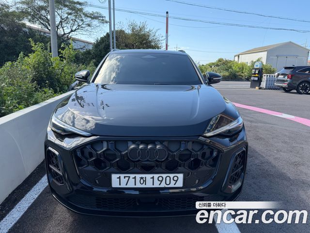 Audi Q5 (80A) 40 TDI Quattro S Line Black Edition 2025 — фото 3