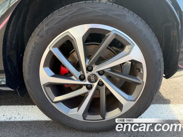 Audi Q5 (80A) 40 TDI Quattro S Line Black Edition 2025 — фото 5