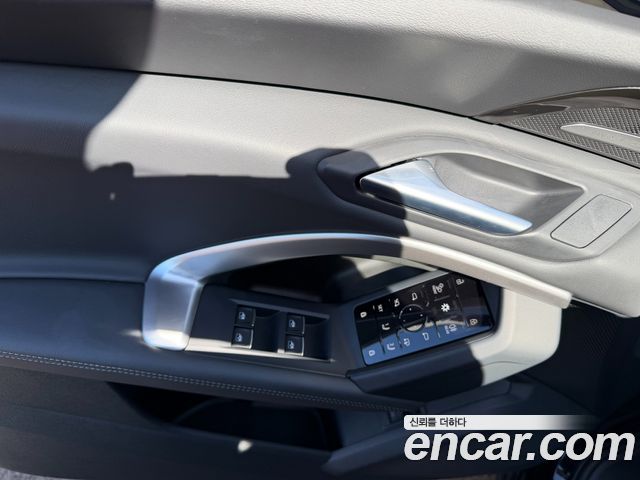 Audi Q5 (80A) 40 TDI Quattro S Line Black Edition 2025 — фото 15