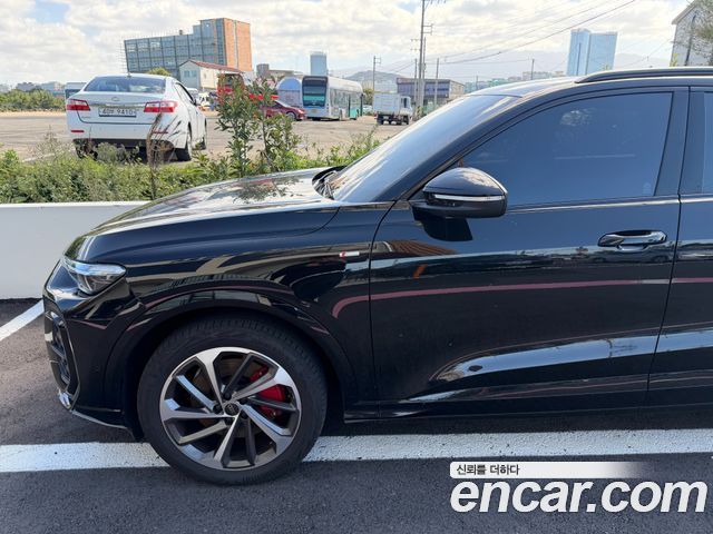 Audi Q5 (80A) 40 TDI Quattro S Line Black Edition 2025 — фото 20
