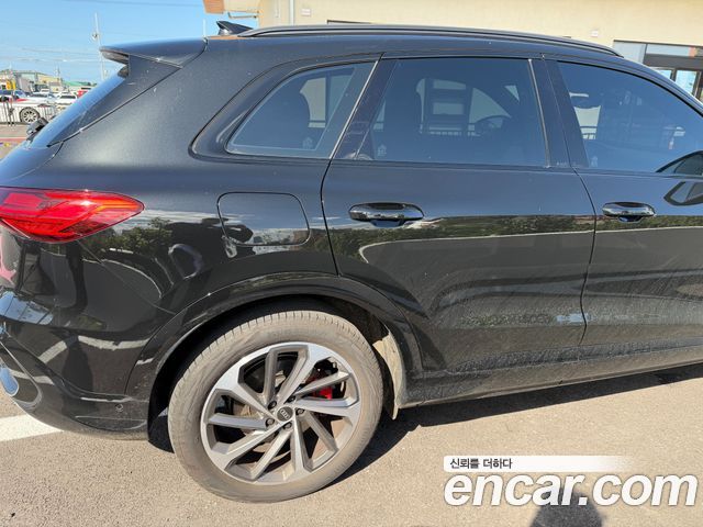 Audi Q5 (80A) 40 TDI Quattro S Line Black Edition 2025 — фото 21