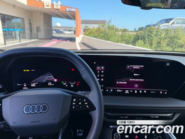 Audi Q5 (80A) 40 TDI Quattro S Line Black Edition 2025 — фото 24