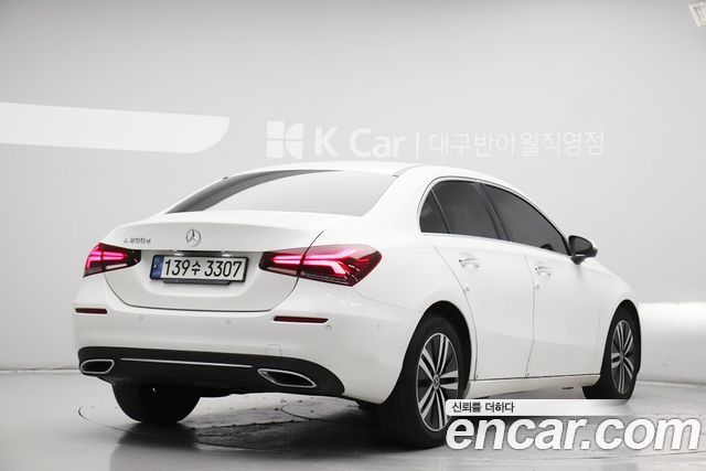 Mercedes-Benz A-Class (W177) A200d Sedan 2021 — фото 4