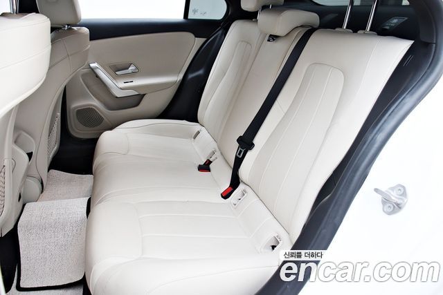 Mercedes-Benz A-Class (W177) A200d Sedan 2021 — фото 8