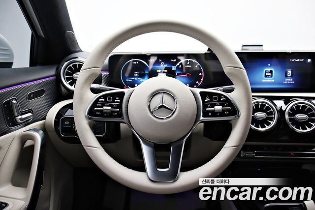 Mercedes-Benz A-Class (W177) A200d Sedan 2021 — фото 10