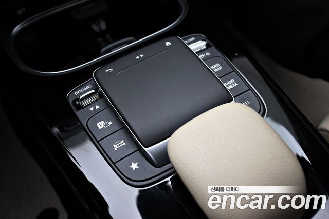 Mercedes-Benz A-Class (W177) A200d Sedan 2021 — фото 24