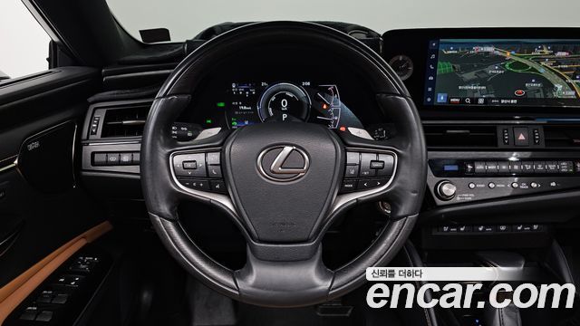 Lexus ES300h (VII) Executive 2025 — фото 13