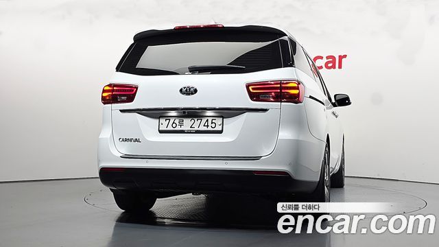 Kia Carnival 11-Seater Prestige 2019 — фото 4