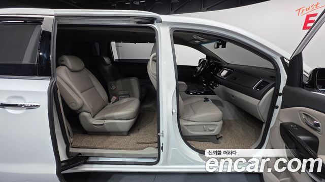 Kia Carnival 11-Seater Prestige 2019 — фото 15