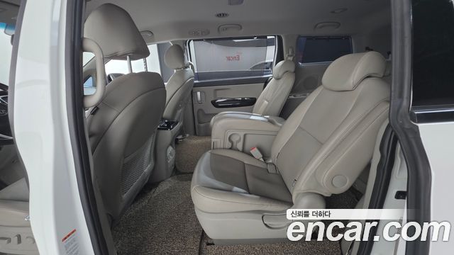 Kia Carnival 11-Seater Prestige 2019 — фото 16