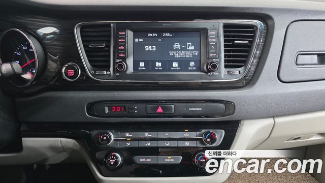 Kia Carnival 11-Seater Prestige 2019 — фото 19