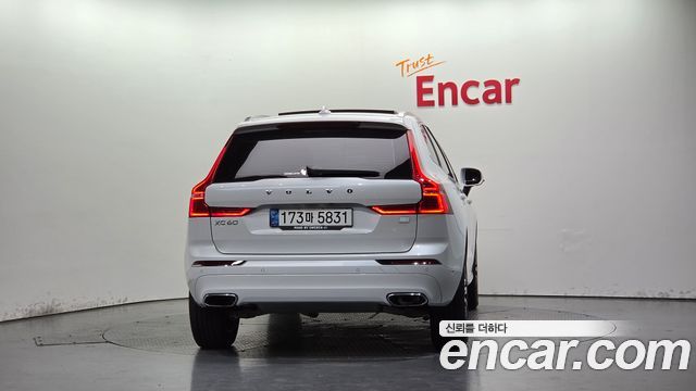 Volvo XC60 (II) T8 Inscription 2021 — фото 4