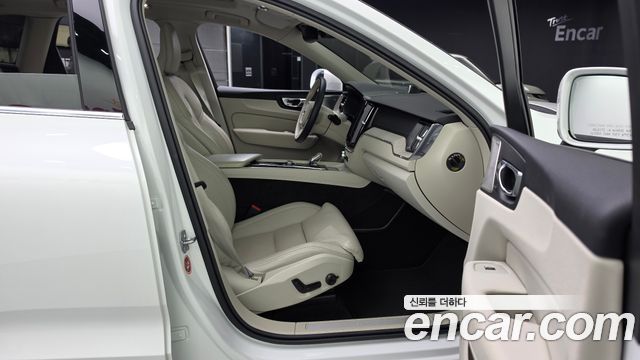 Volvo XC60 (II) T8 Inscription 2021 — фото 11