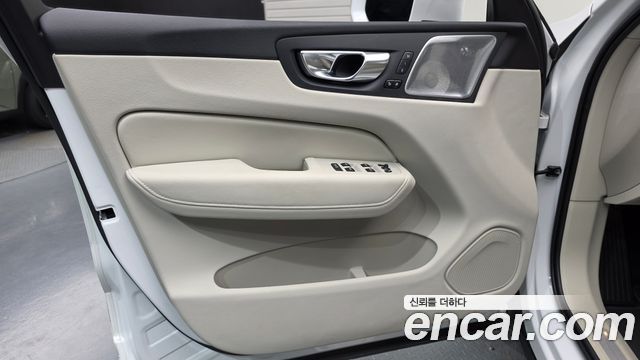 Volvo XC60 (II) T8 Inscription 2021 — фото 24