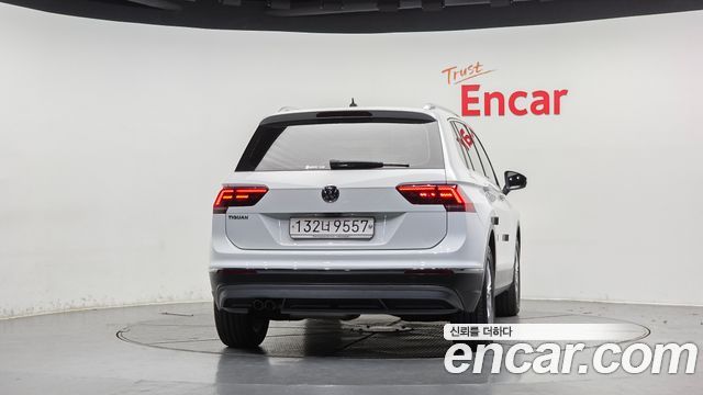 Volkswagen Tiguan (II) 2.0 TDI Premium 2020 — фото 4