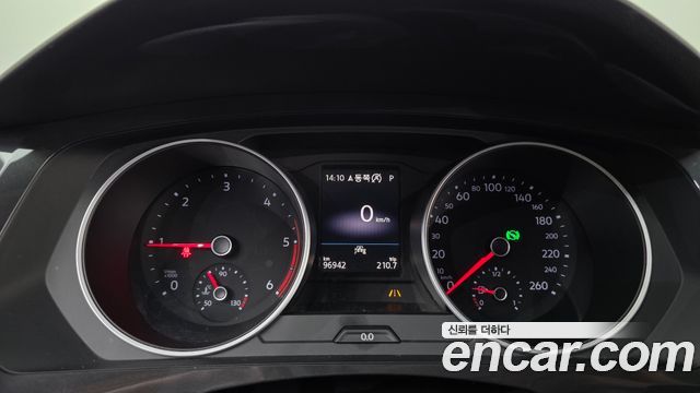 Volkswagen Tiguan (II) 2.0 TDI Premium 2020 — фото 8