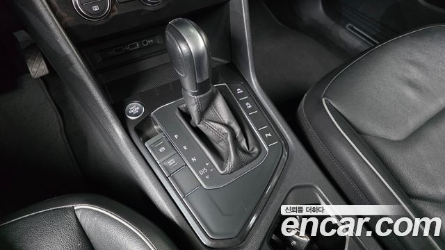 Volkswagen Tiguan (II) 2.0 TDI Premium 2020 — фото 9