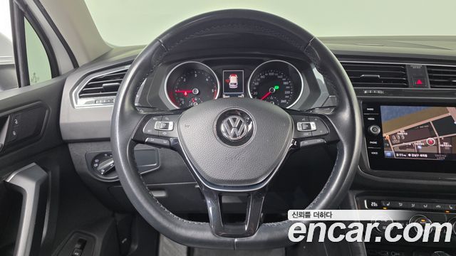 Volkswagen Tiguan (II) 2.0 TDI Premium 2020 — фото 13