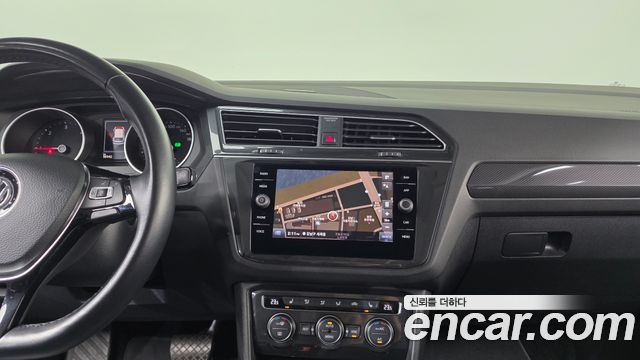 Volkswagen Tiguan (II) 2.0 TDI Premium 2020 — фото 14