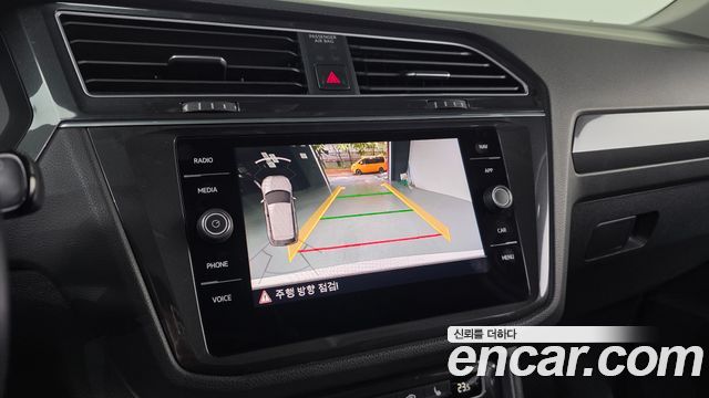 Volkswagen Tiguan (II) 2.0 TDI Premium 2020 — фото 18