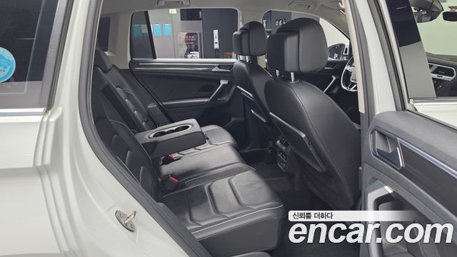 Volkswagen Tiguan (II) 2.0 TDI Premium 2020 — фото 26