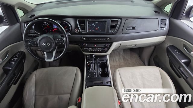 Kia Carnival 11-seater Luxury 2016 — фото 7