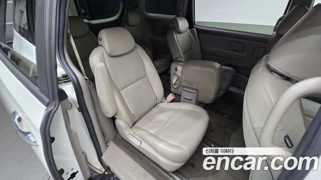 Kia Carnival 11-seater Luxury 2016 — фото 11